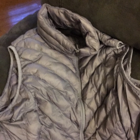 Vest - Picture 3 of 5